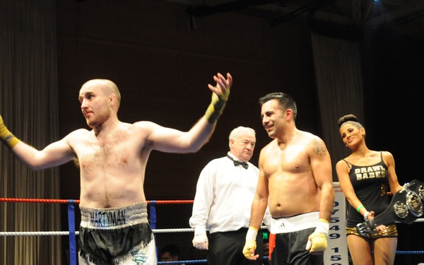 US airmen, UK fighters slug it out for charity