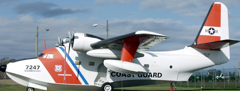 HU-16E PLANE DISPLAY