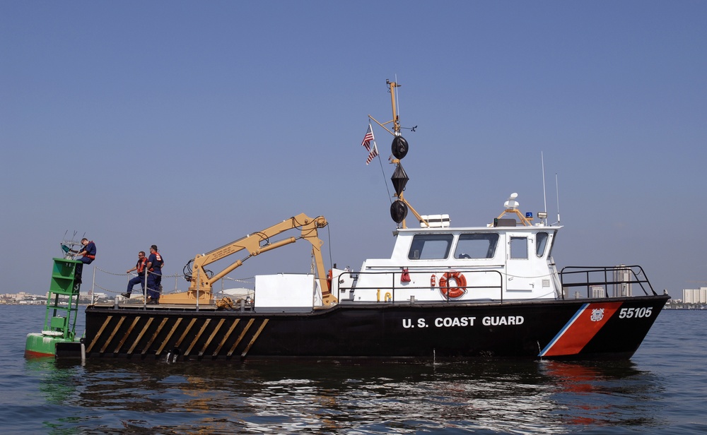 55-foooter aids to navigation team boat