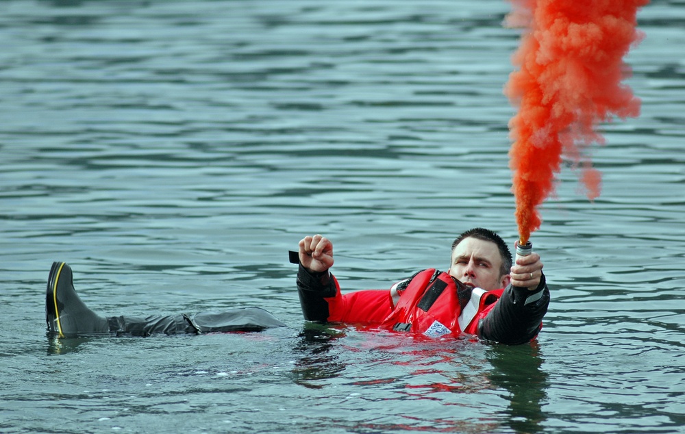 SIGNAL FLARE TRAINING