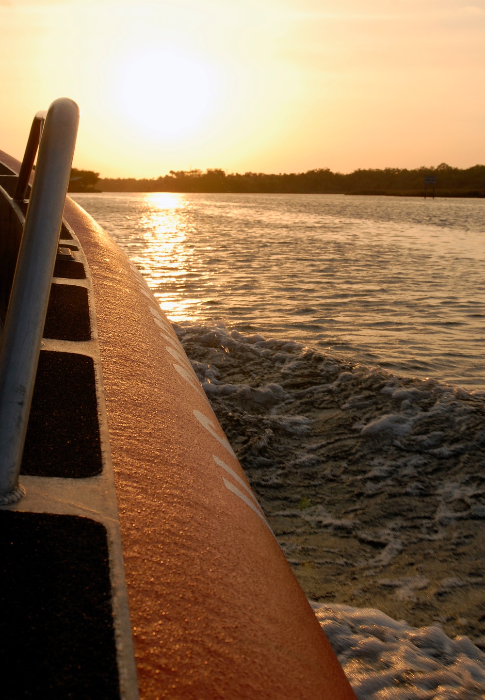 Respone boat leaves pier