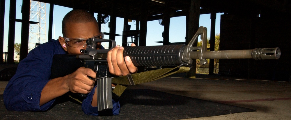 Crewmember trains for Law Enforcement patrol