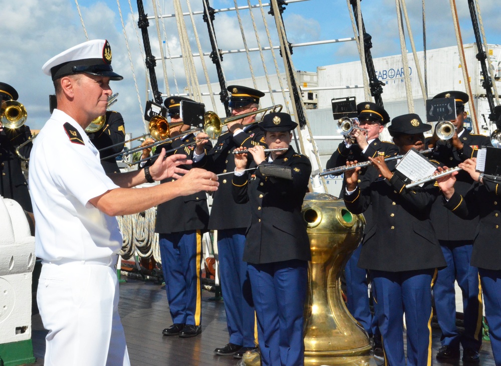 Florida’s Guard band holds musical exchange on board Chilean ship
