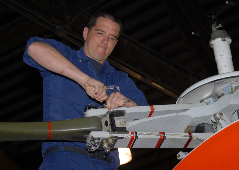 Coast Guard helicopter transferred to Hawaii Air Station