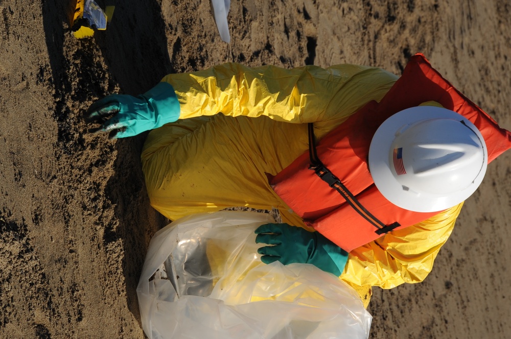 Dubai Star Oil Spill clean-up