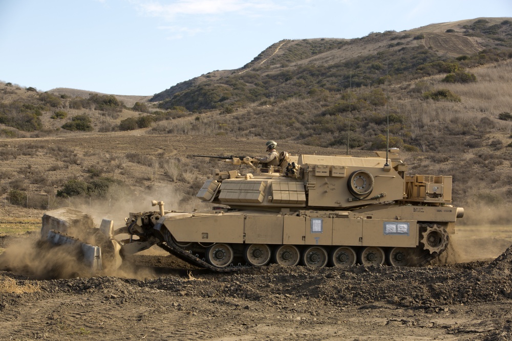 1st CEB and 3rd AABN conduct complex obstacle breaching during Steel Knight 2014