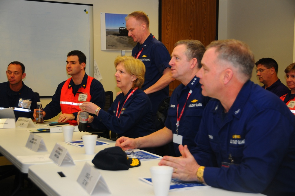 GCIMT briefs LANT Commander Vice Adm. Parker