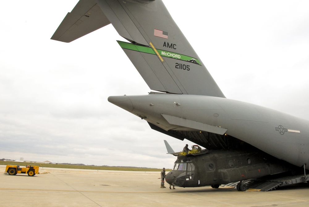 C-17 Globemaster III brings Illinois Army National Guard CH-47 Chinook home from Afghanistan
