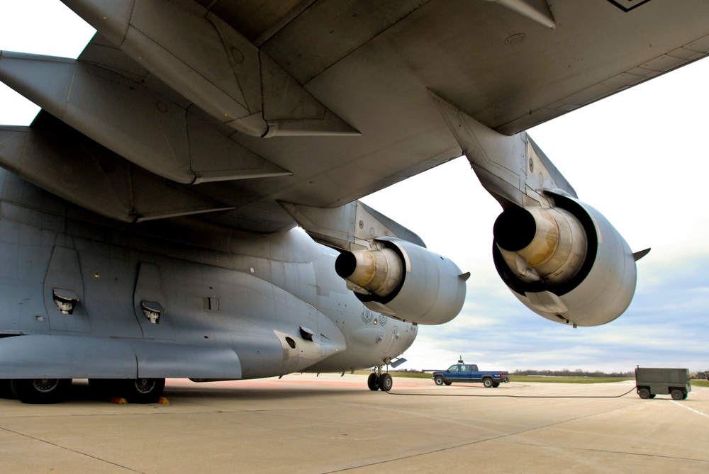 C-17 Globemaster III brings Illinois Army National Guard CH-47 Chinook home from Afghanistan