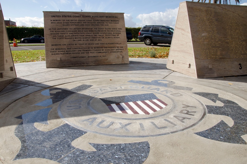 Memorial honors past Coast Guard Auxiliarists