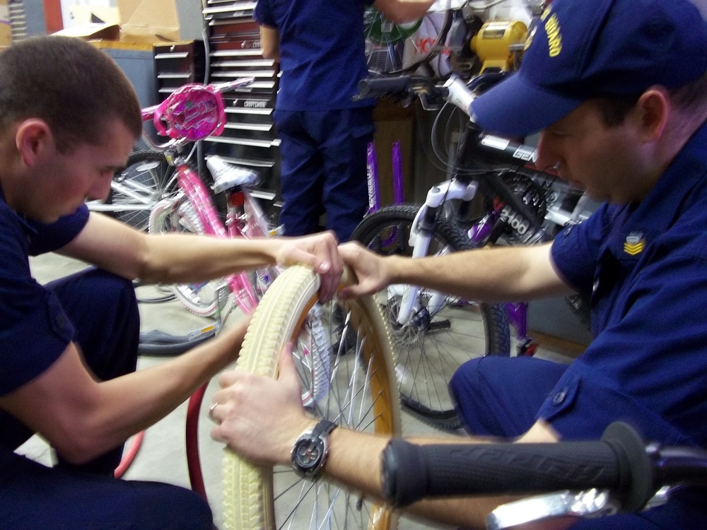 MSU Morgan City builds bikes for Toys for Tots