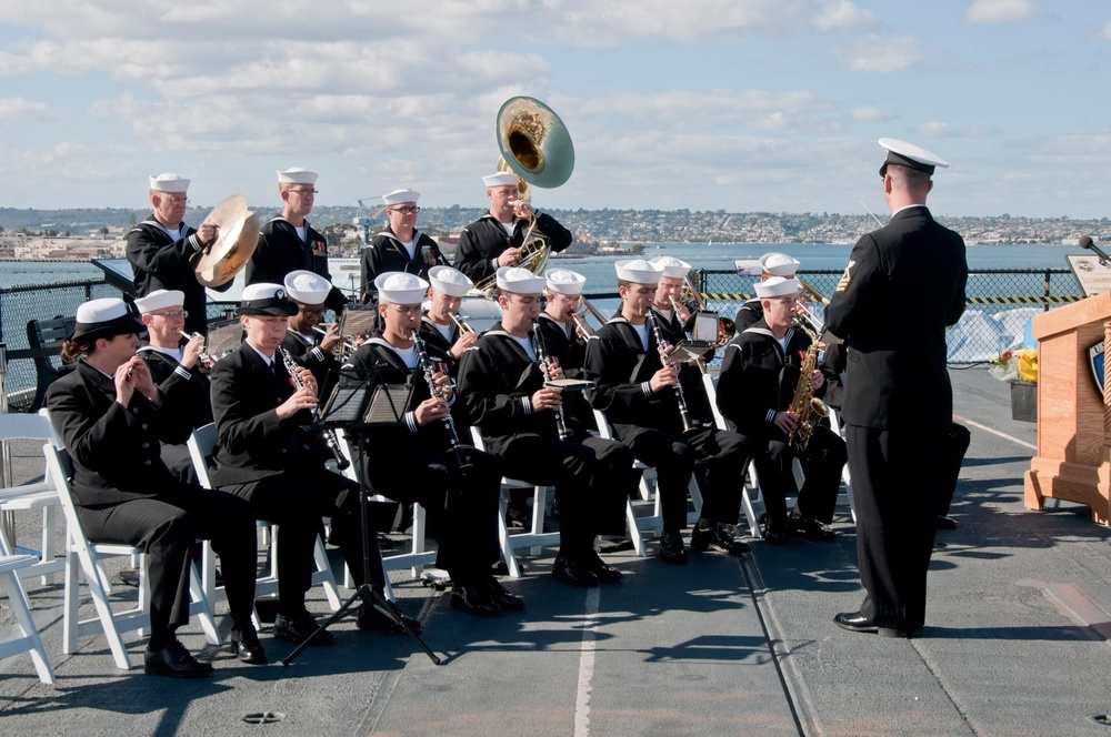 USS Peleliu change of command