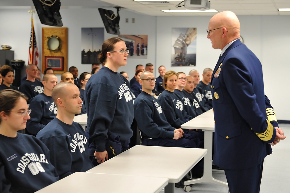 Commandant meets with officer candidates