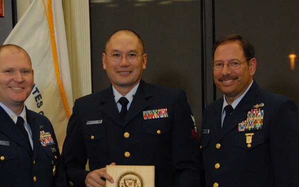 Petty Officer Michael A. Caliguire named reserve enlisted person of the year for D11 Region