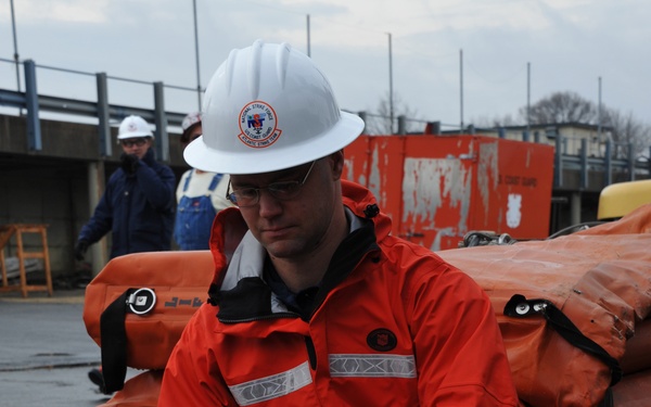 Oil Spill training at OHMSETT