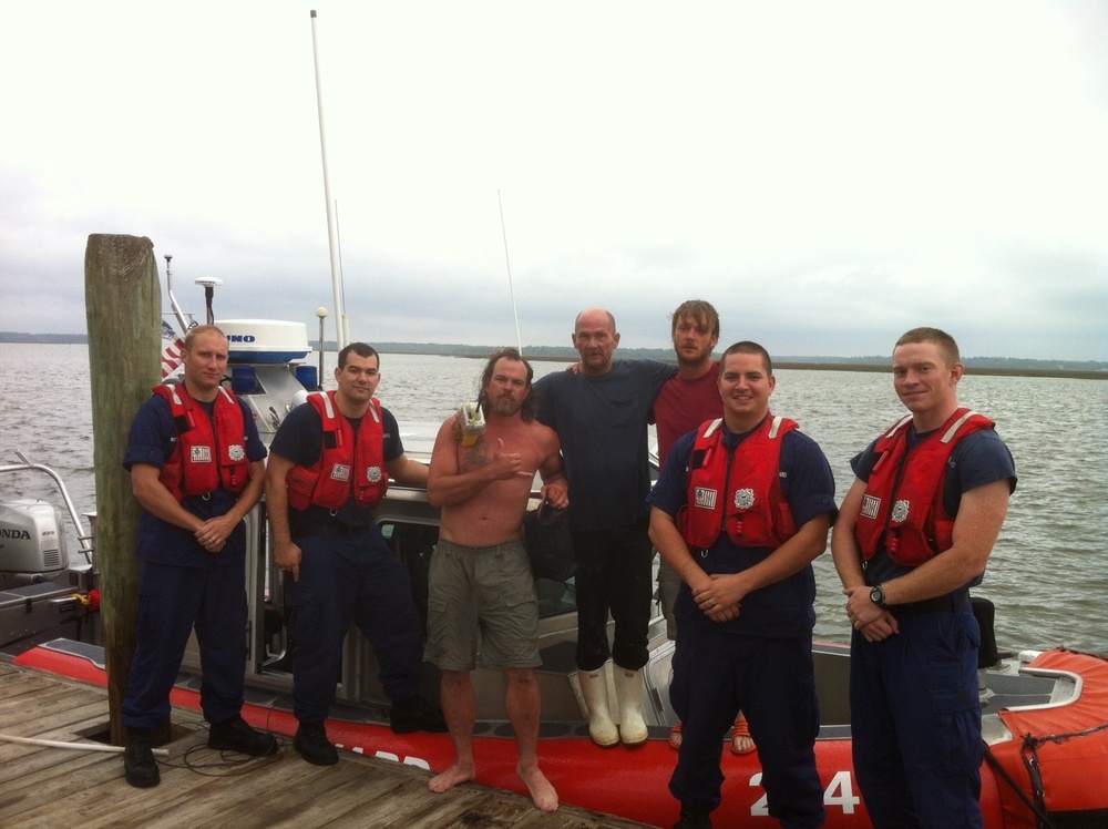 Coast Guard rescues boaters