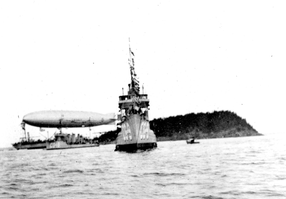 CG Destroyers &amp; Navy Airship