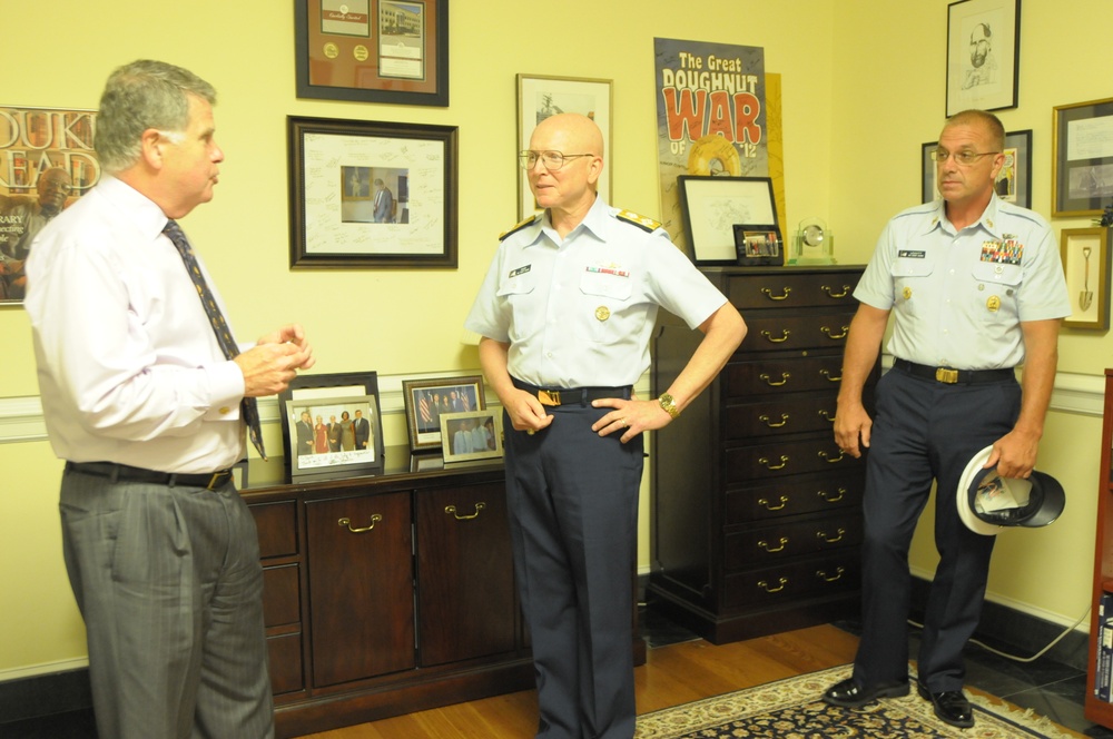 Coast Guard commandant visits National Archives and Records Administration