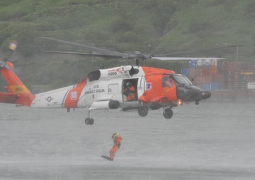 Air Station Koiak search and rescue demonstarion