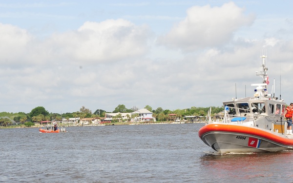 Five rescued from grounded vessel