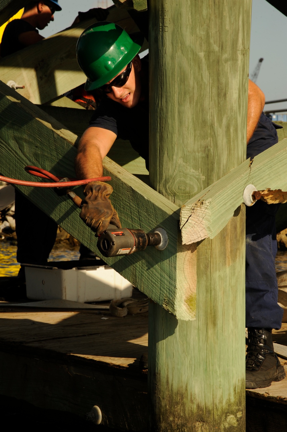 Coast Guard Cutter Pamlico wrecks structure