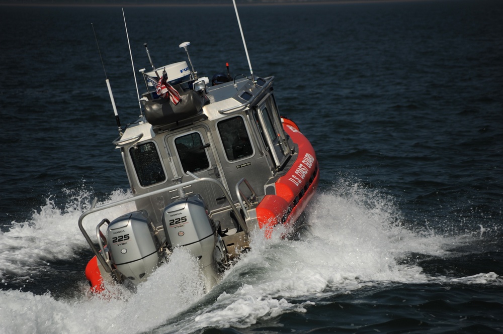 Coast Guard Station New York 25-foot response boat