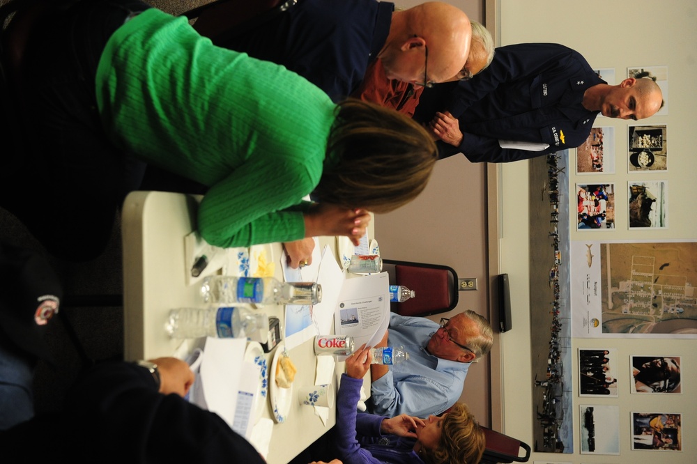 Commandant-visits-FOL-Barrow