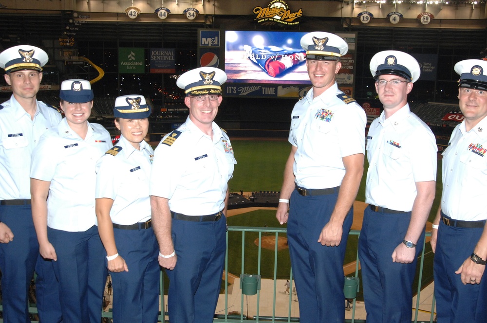 Sector Great Lakes helps welcome World War II veterans to 'Field of Honor&quot; in Milwaukee