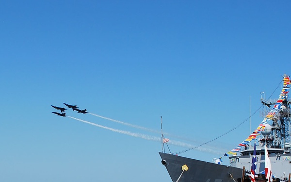 USRCS and Ceremonial Honor Guard celebrate Navy Week