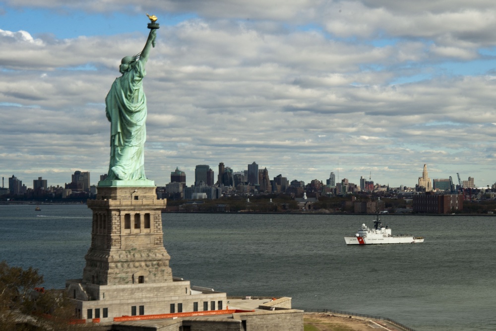 Coast Guard Cutter Spencer enters NY Harbor