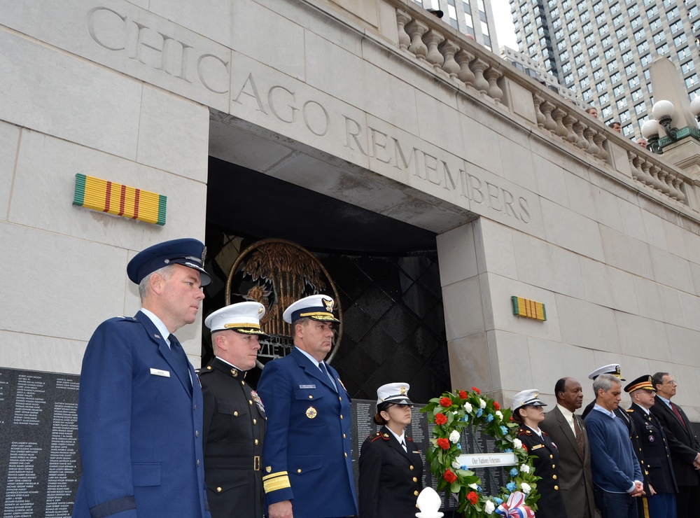 Rear Adm. Parks attends Chicago's Veterans Day Memorial Ceremony