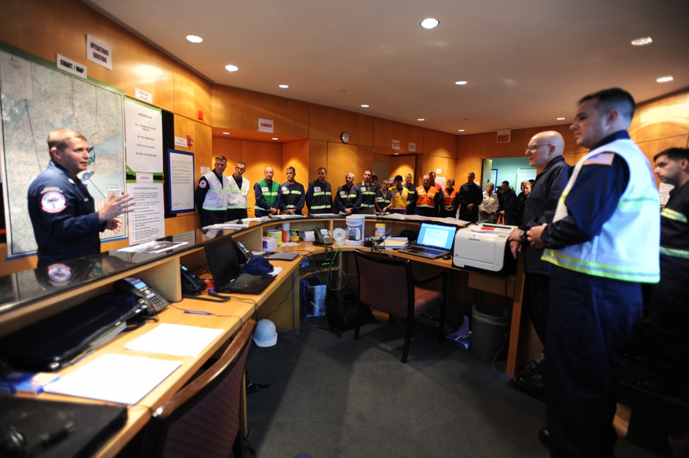 Coast Guard Commandant visits Hurricane Sandy Unified Command