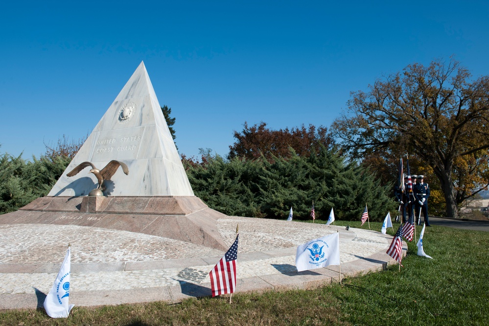 VETERAN'S DAY ARLINGTON CEMETARY