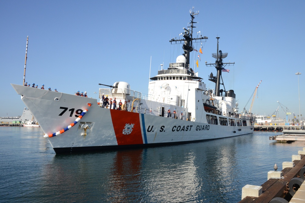 Coast Guard Cutter Boutwell returns home in time for Thanksgiving