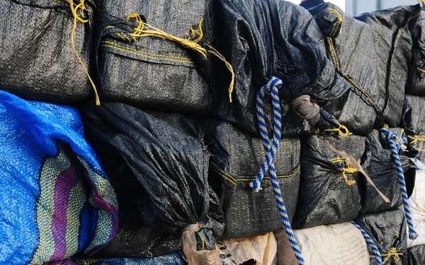 USS Carr Drug Offload