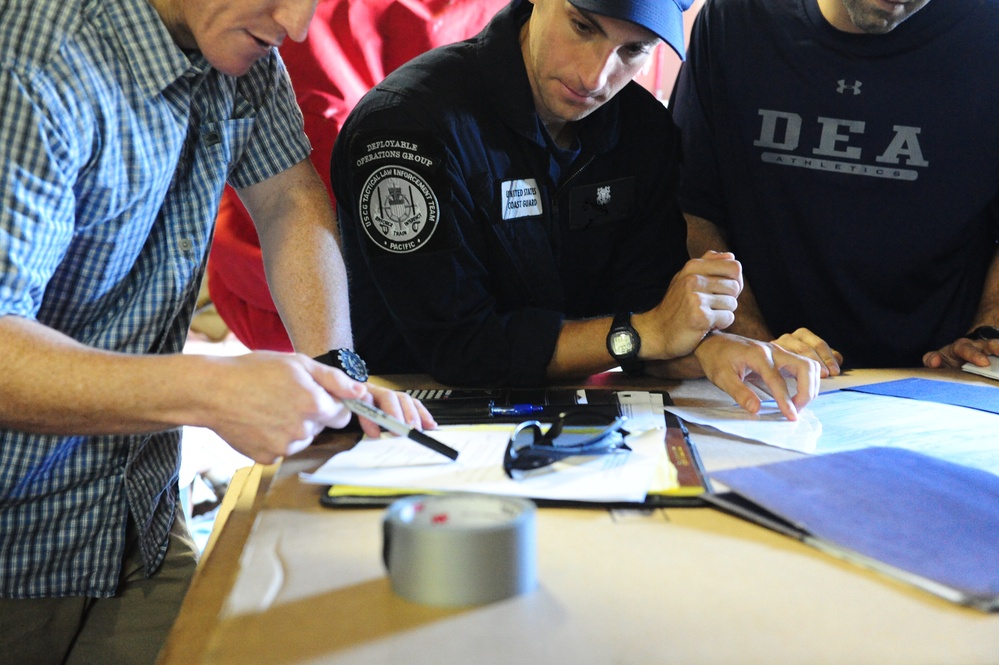 USS Carr Drug Offload
