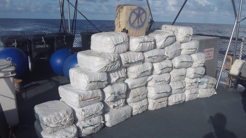 Crew seizes drugs south of Dominican Republic