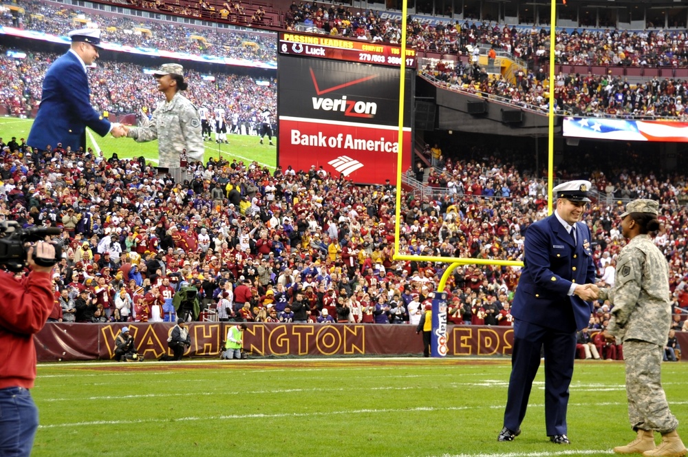 Petty officer honored during Redskins game
