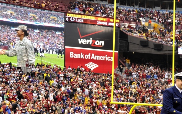 Petty officer honored during Redskins game