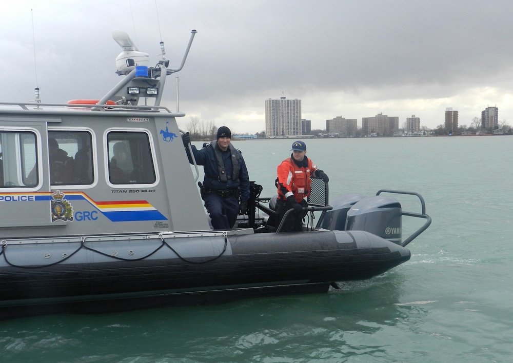 Coast Guard and RCMP Shiprider training