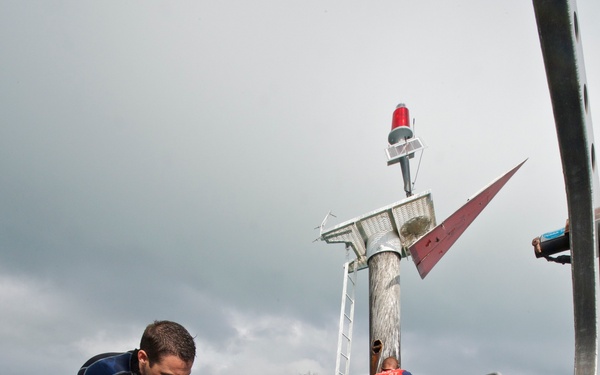 RDLE Divers conduct environmental surveys