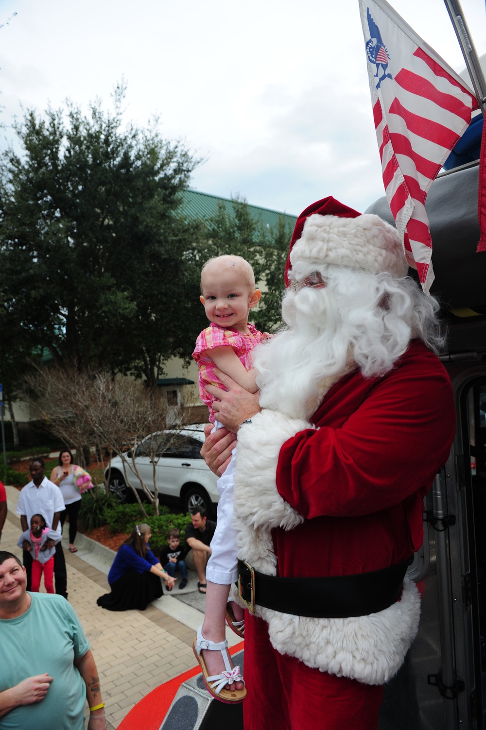 Coast Guardsmen visit the Ronald McDonald House