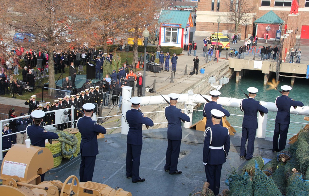 Coast Guard recreates Christmas Tree Ship in