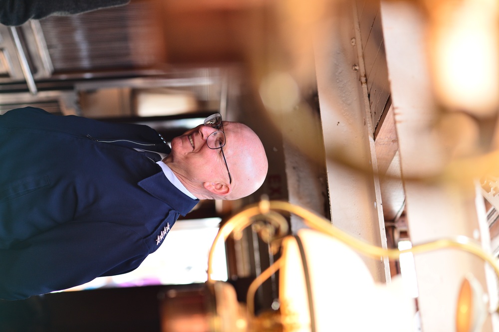 Coast Guard Commandant visits San Diego Maritime Museum