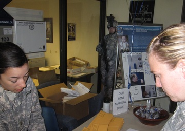 Reserve lieutenant aids in marrow collection