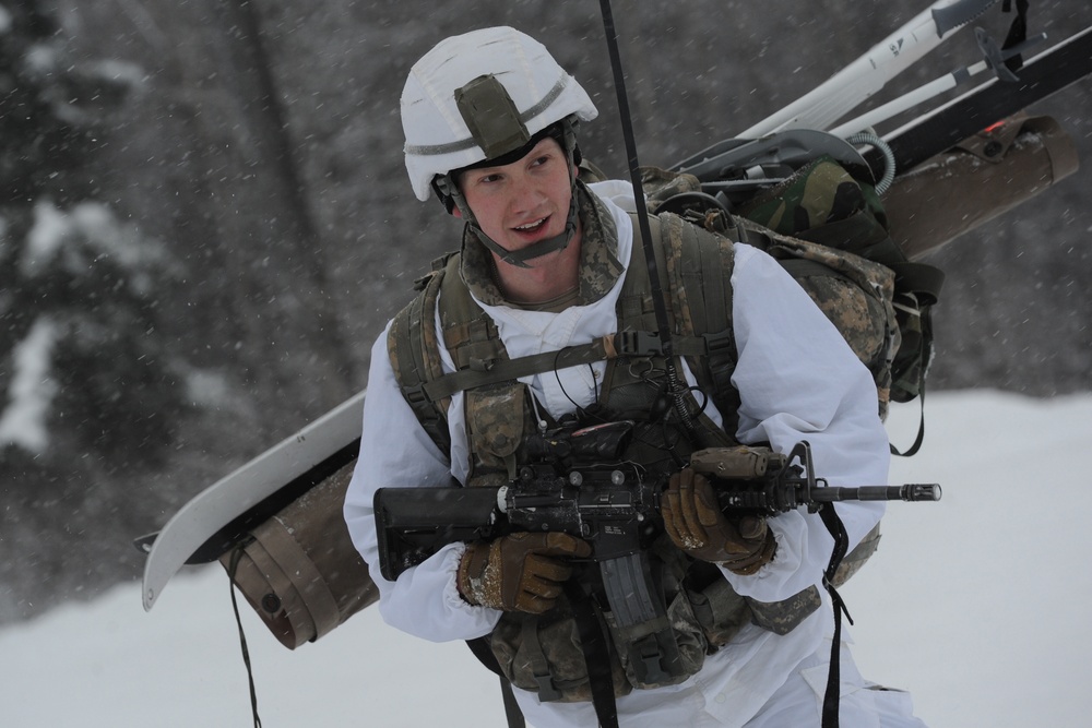 Spartans conduct Arctic airborne ops