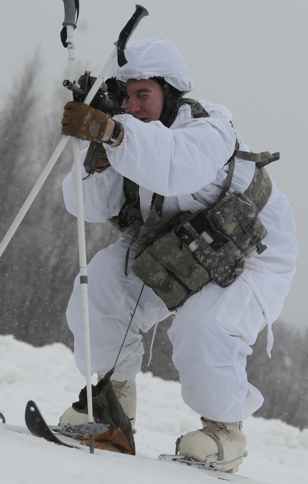 Spartans conduct Arctic airborne ops