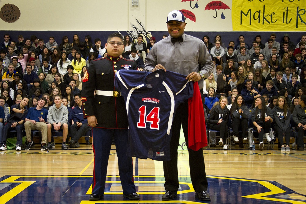 Washington State native, football standout selected for Marine Corps’ 2014 Semper Fi Bowl