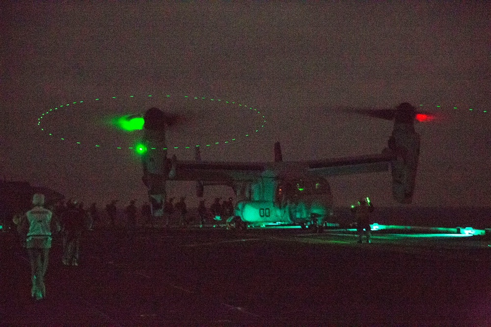 VMM-263 (Rein.) participates in night operations