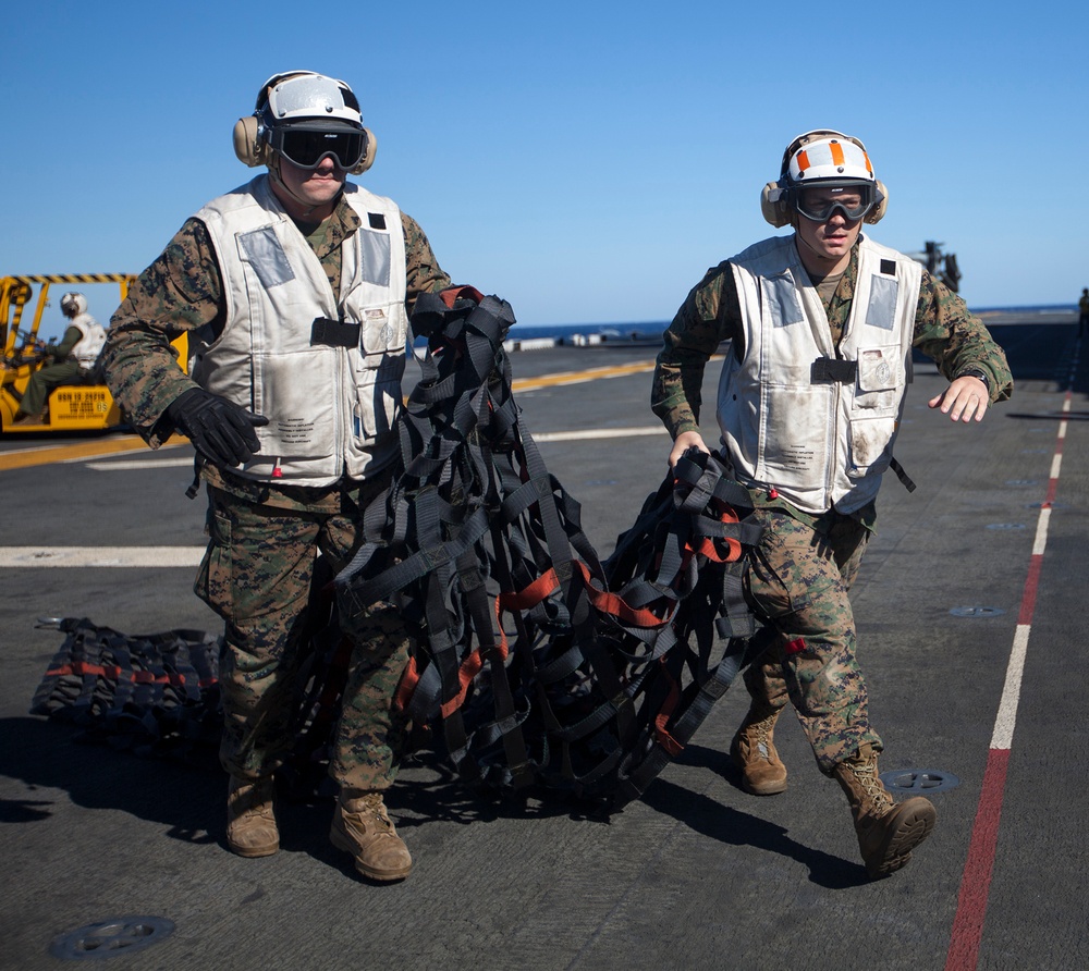 22nd MEU resupply at sea